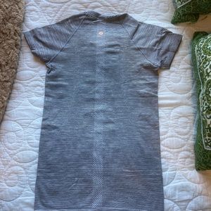 Lululemon swiftly tech shirt size 4